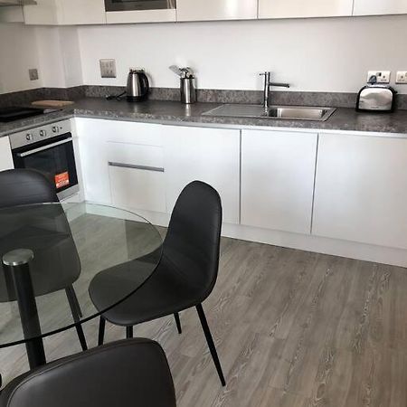 3 Bedroom Apartment Free Parking Manchester Buitenkant foto