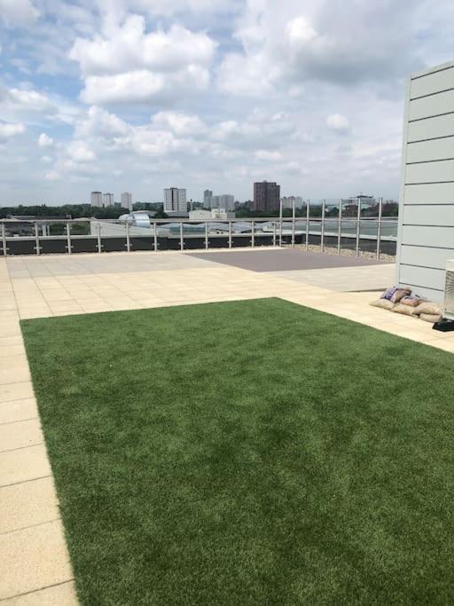 3 Bedroom Apartment Free Parking Manchester Buitenkant foto