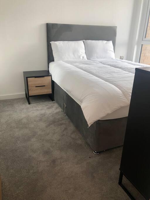 3 Bedroom Apartment Free Parking Manchester Buitenkant foto